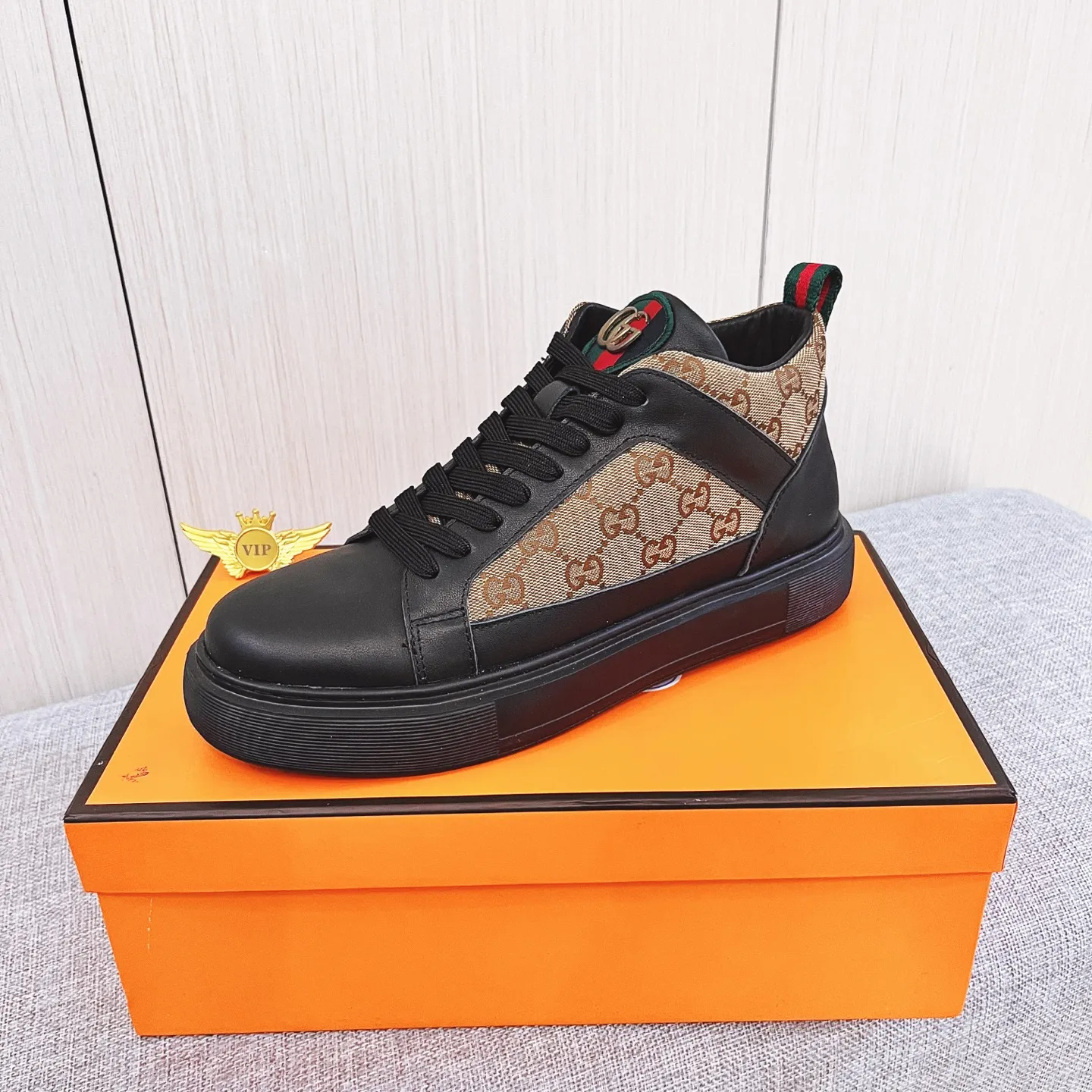 🚘🚘Factory batch 460💰[LV]🔥Louis Vuitton, a high-end men's shoe brand, official website 1:1 latest masterpiece: the upper is made of first-layer cowhide imported from Italy with a comfortable and breathable lining➕original non-slip and wear-resistant outsole🔥, making walking more convenient and comfortable! An exclusive new model, a stunning work, a beautiful 1:1 replica [color] compared to the official quality! Create a fashionable personality to set off your uniqueness! A must-have for trendy men! Classic 🔥Size: 38-44 Color: 🔥 2⃣️colors available🔥.